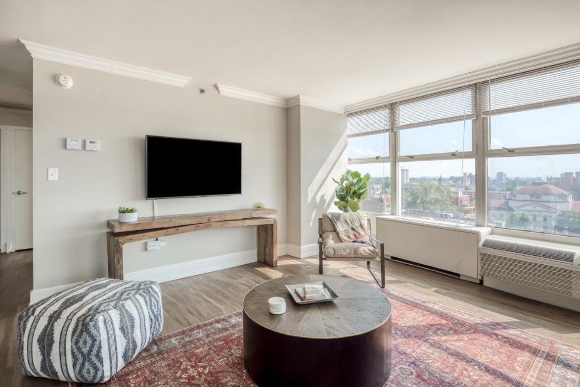 Cozysuites 800 Tower 1Br With Gym! 10 Louisville Eksteriør bilde
