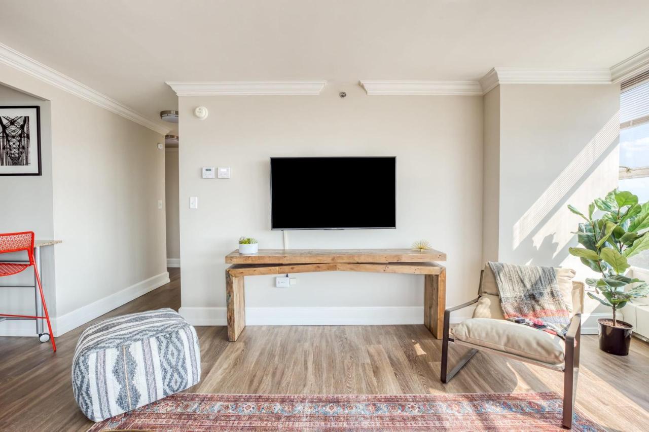 Cozysuites 800 Tower 1Br With Gym! 10 Louisville Eksteriør bilde