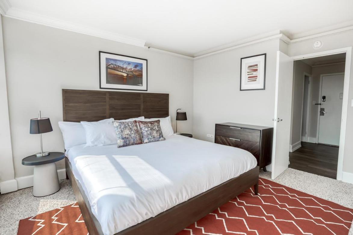 Cozysuites 800 Tower 1Br With Gym! 10 Louisville Eksteriør bilde