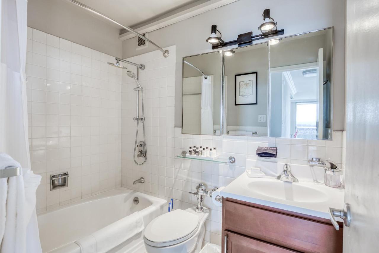 Cozysuites 800 Tower 1Br With Gym! 10 Louisville Eksteriør bilde